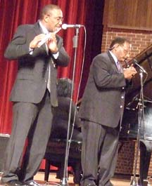 Givens on flute and Robinson on sopranino recorder [Photo by Tom Ineck]