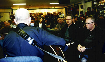 Hahn held his clinic audience spellbound. [Photo by Rich Hoover]