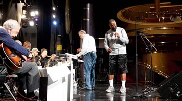 Ken Peplowski conducts big band rehearsal with singer Jamie Davis [Photo by Fran Kaufman] 