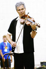 Violinist Julian Smedley [Photo by Rich Hoover]
