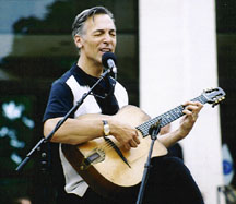 Mehling vocalizes [Photo by Rich Hoover]