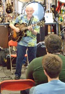 Jerry Hahn demonstrates technique at workshop. [Photo by Tom Ineck]