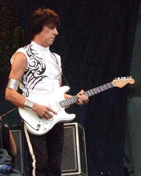 Jeff Beck at work. [Photo by Tom Ineck]